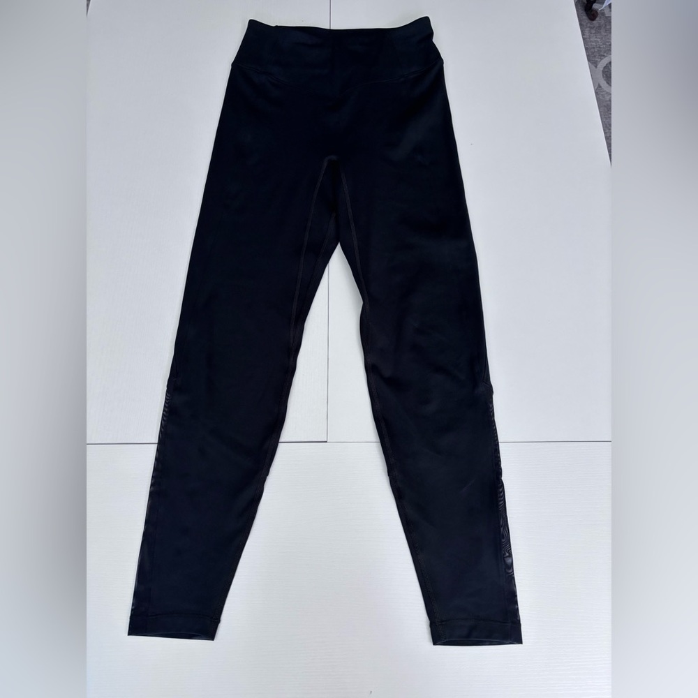 Le Ore Black Leggings With Mesh Paneling At Back Lower Leg Size Xs